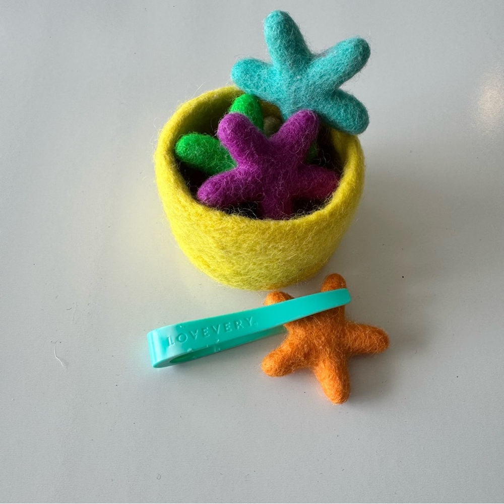 Lovevery Transfer Tweezers and Felt Stars from The Companion Kit  22-24 Months